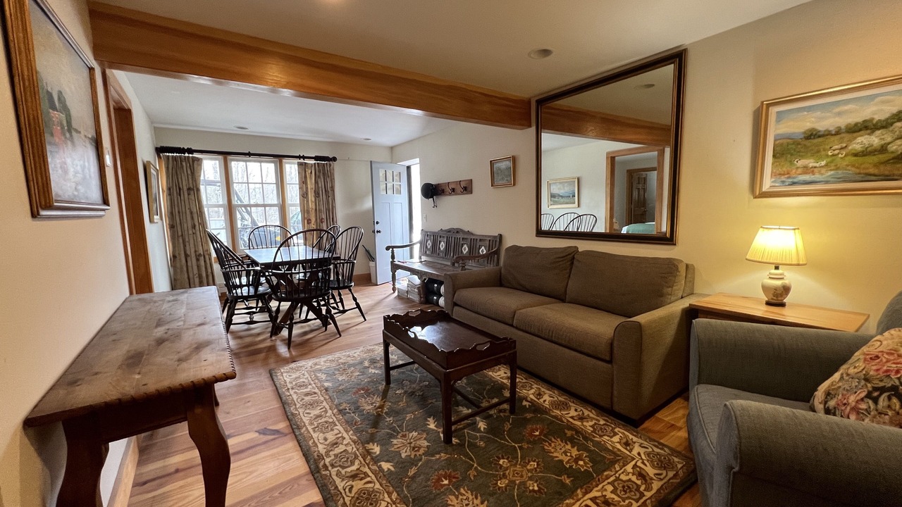 Photo of Livingroom in South Londonderry