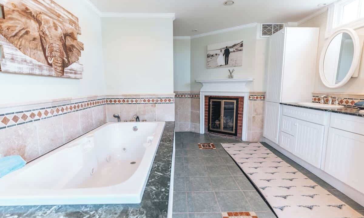 Photo of Bathroom in Easton's Point