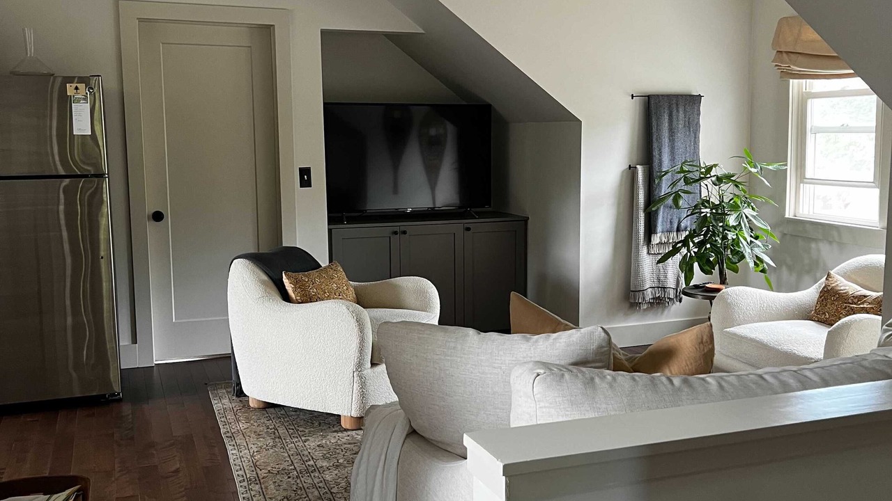Photo of Livingroom in Back Cove