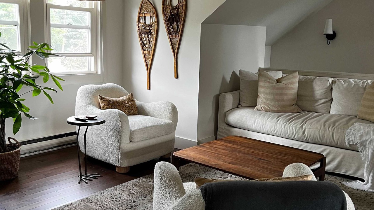 Photo of Livingroom in Back Cove