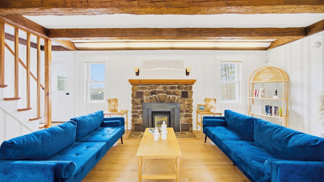 Photo of Livingroom in Meredith