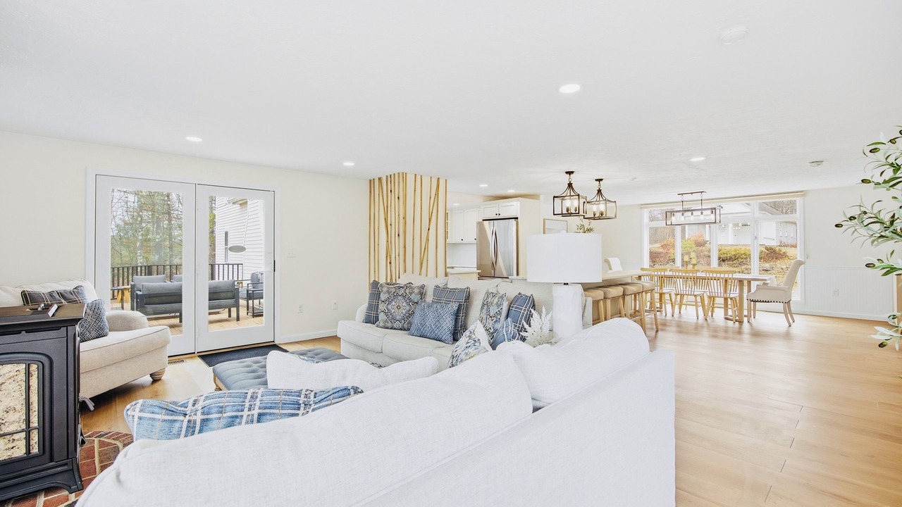Photo of Livingroom in Meredith