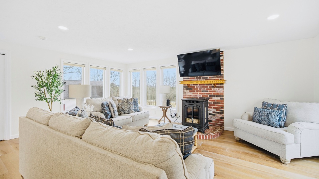 Photo of Livingroom in Meredith