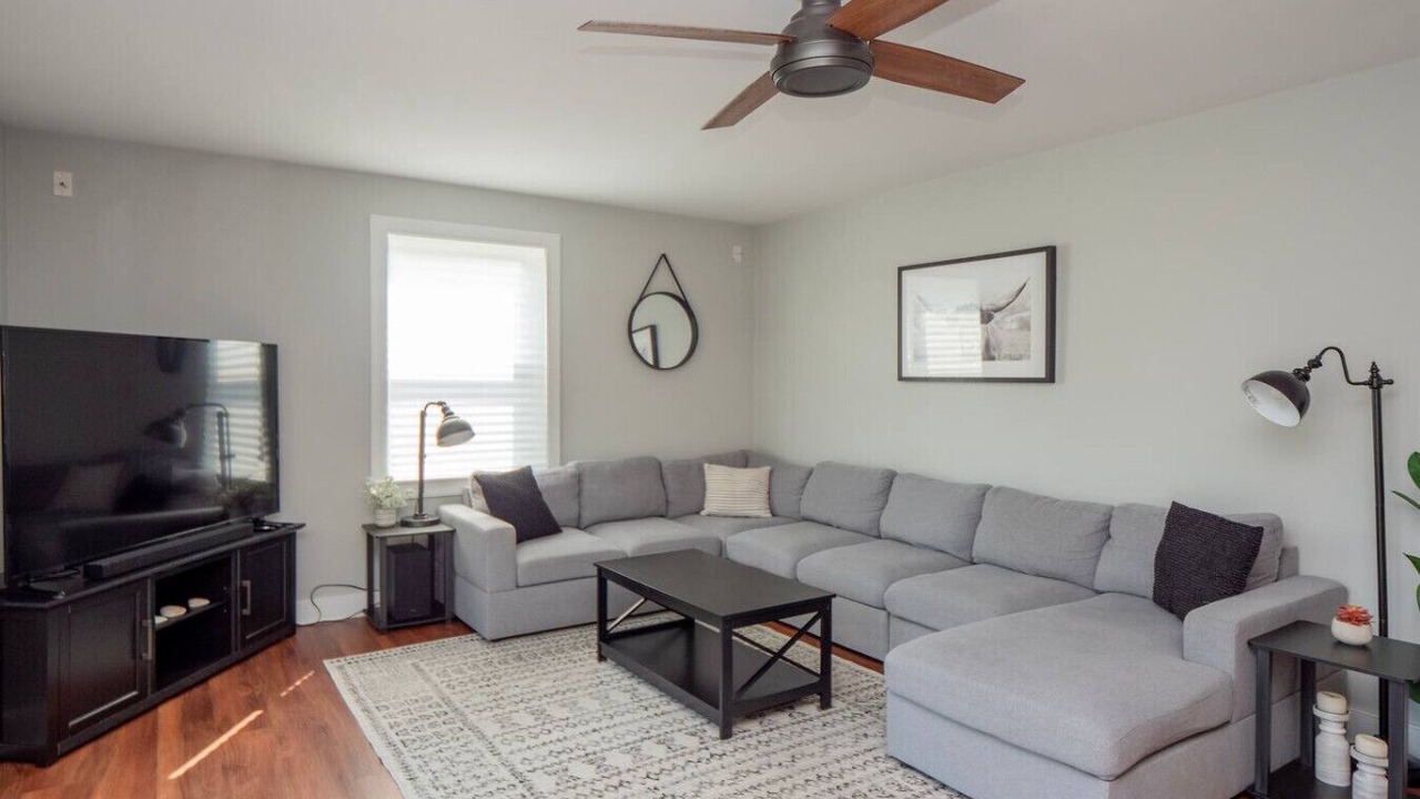 Photo of Livingroom in Newport East