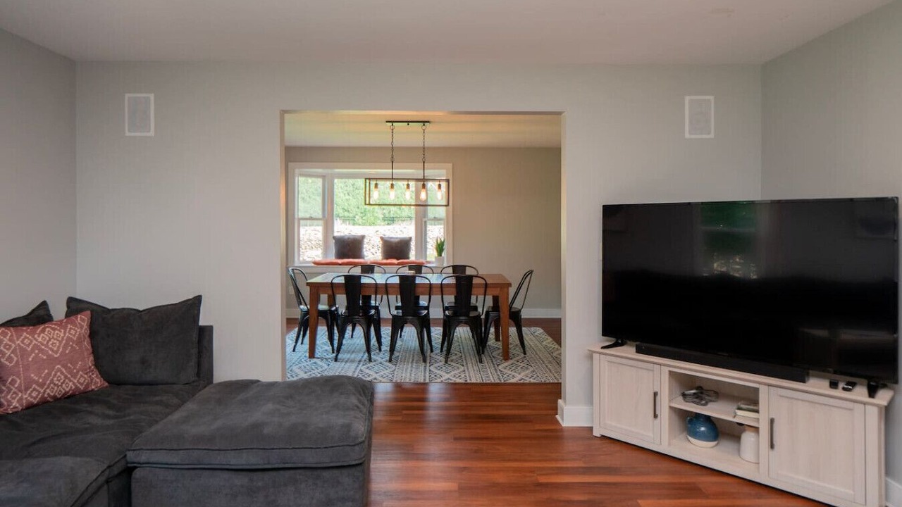 Photo of Livingroom in Newport East