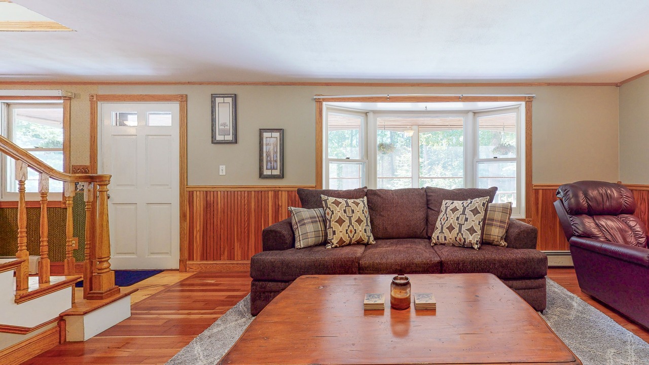 Photo of Livingroom in Mirror Lake