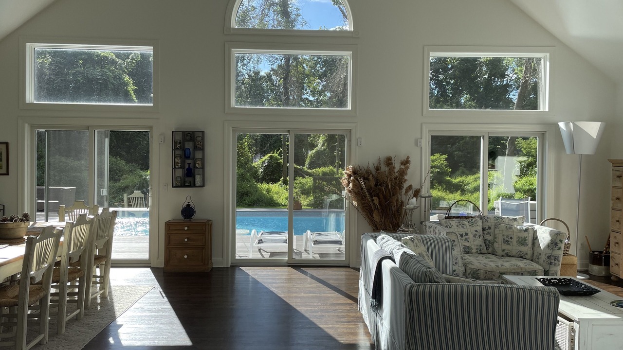 Photo of Livingroom in East Hampton North