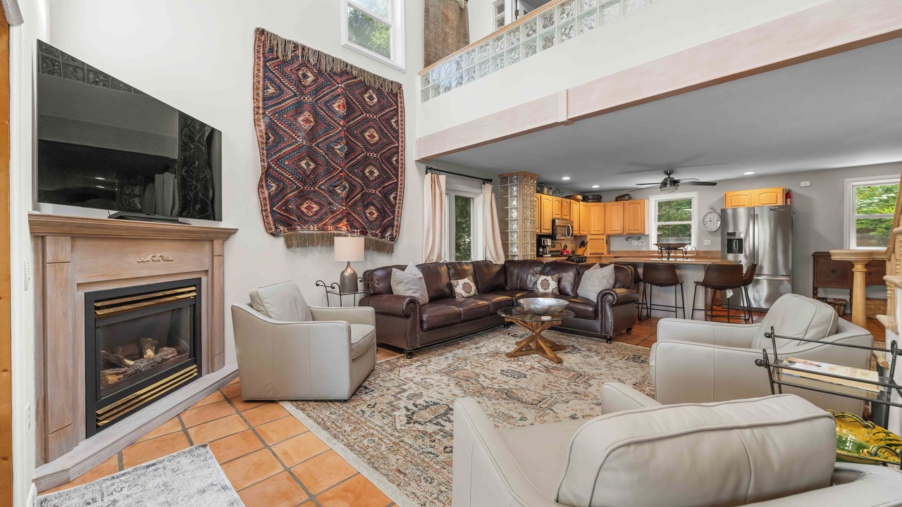 Photo of Livingroom in Hammondsport