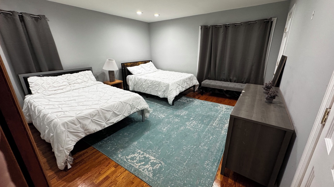 Photo of Bedroom in Fort Salonga