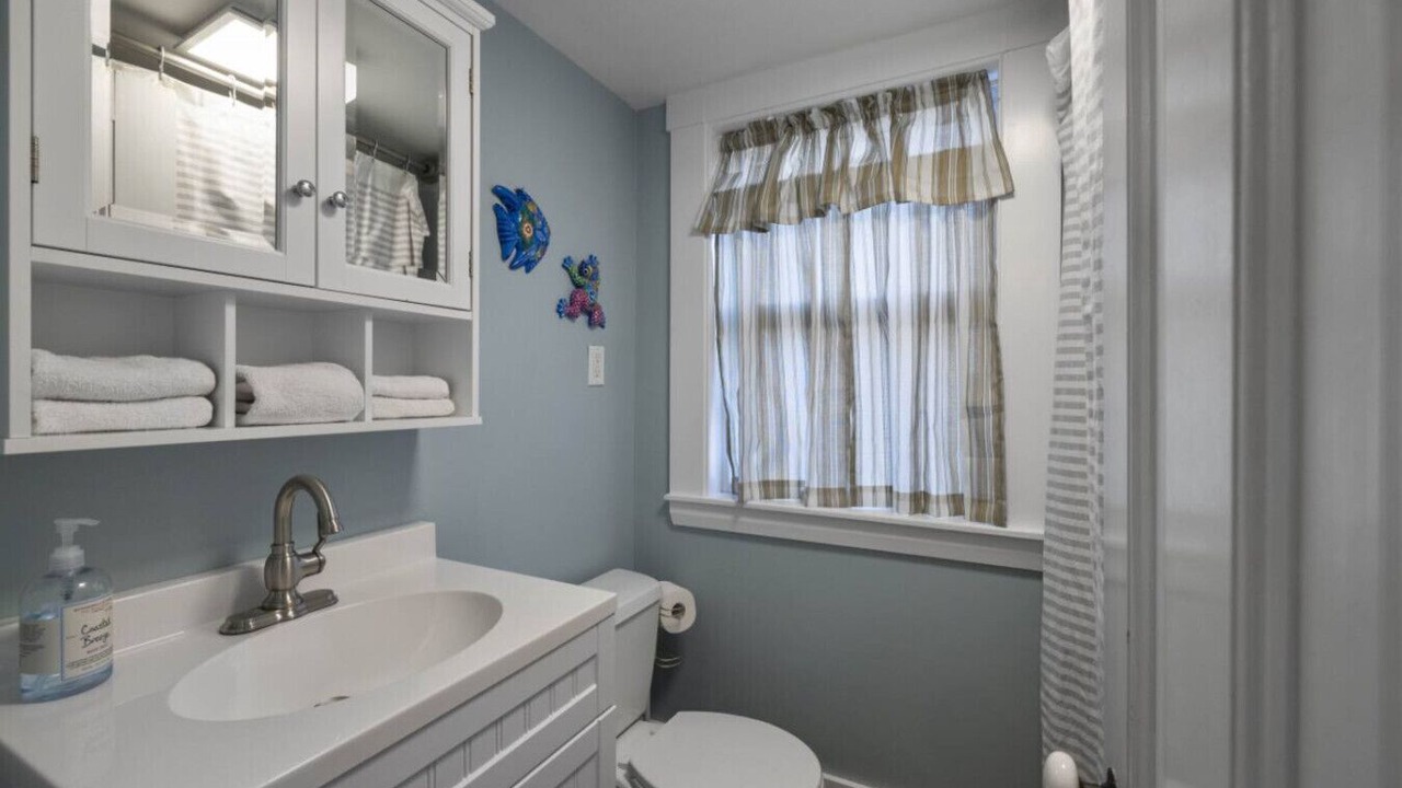 Photo of Bathroom in York Harbor