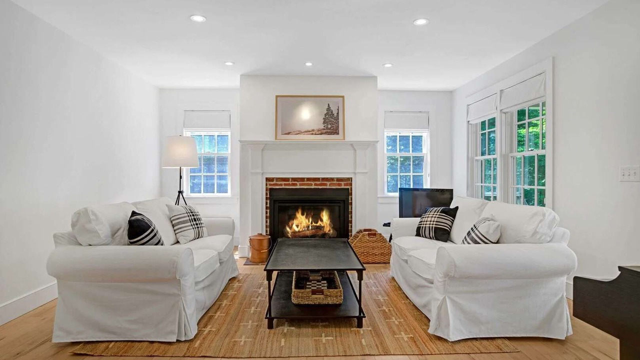 Photo of Livingroom in West Hartford