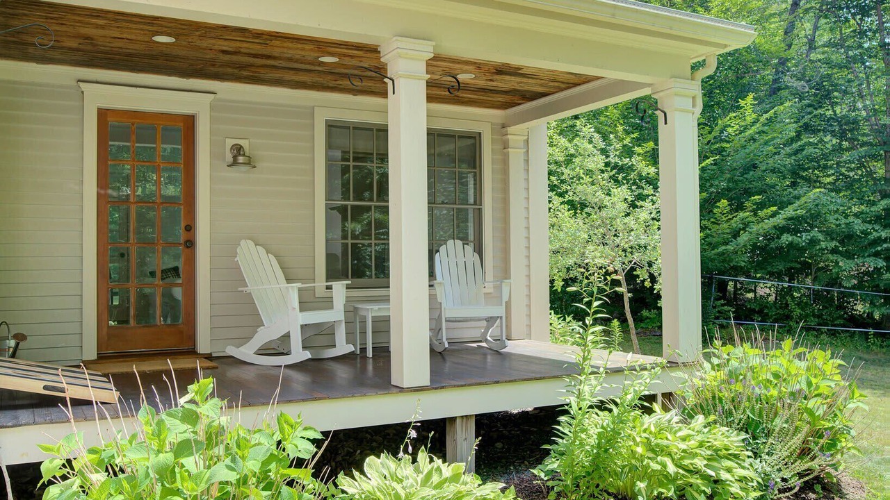 Photo of Patio Balcony in West Hartford