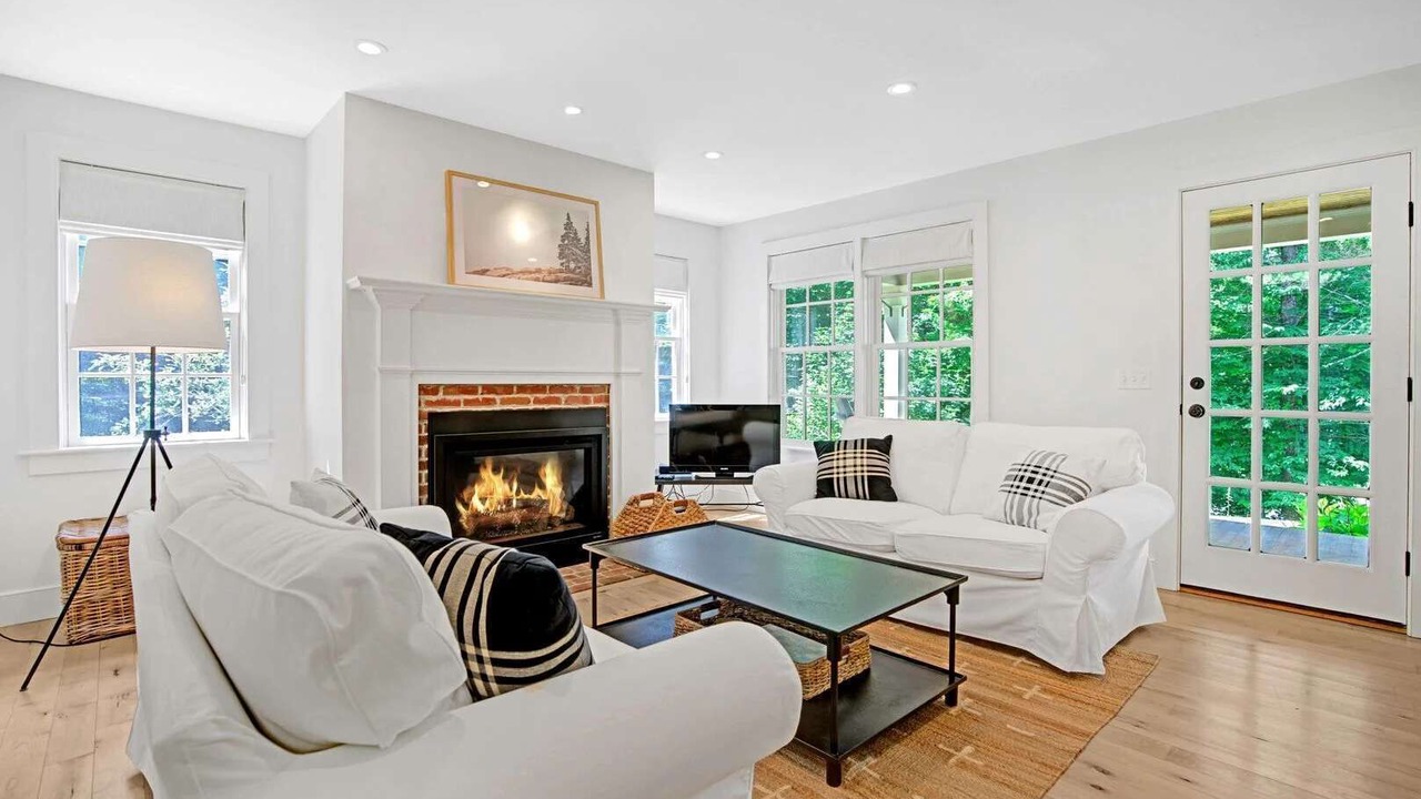 Photo of Livingroom in West Hartford