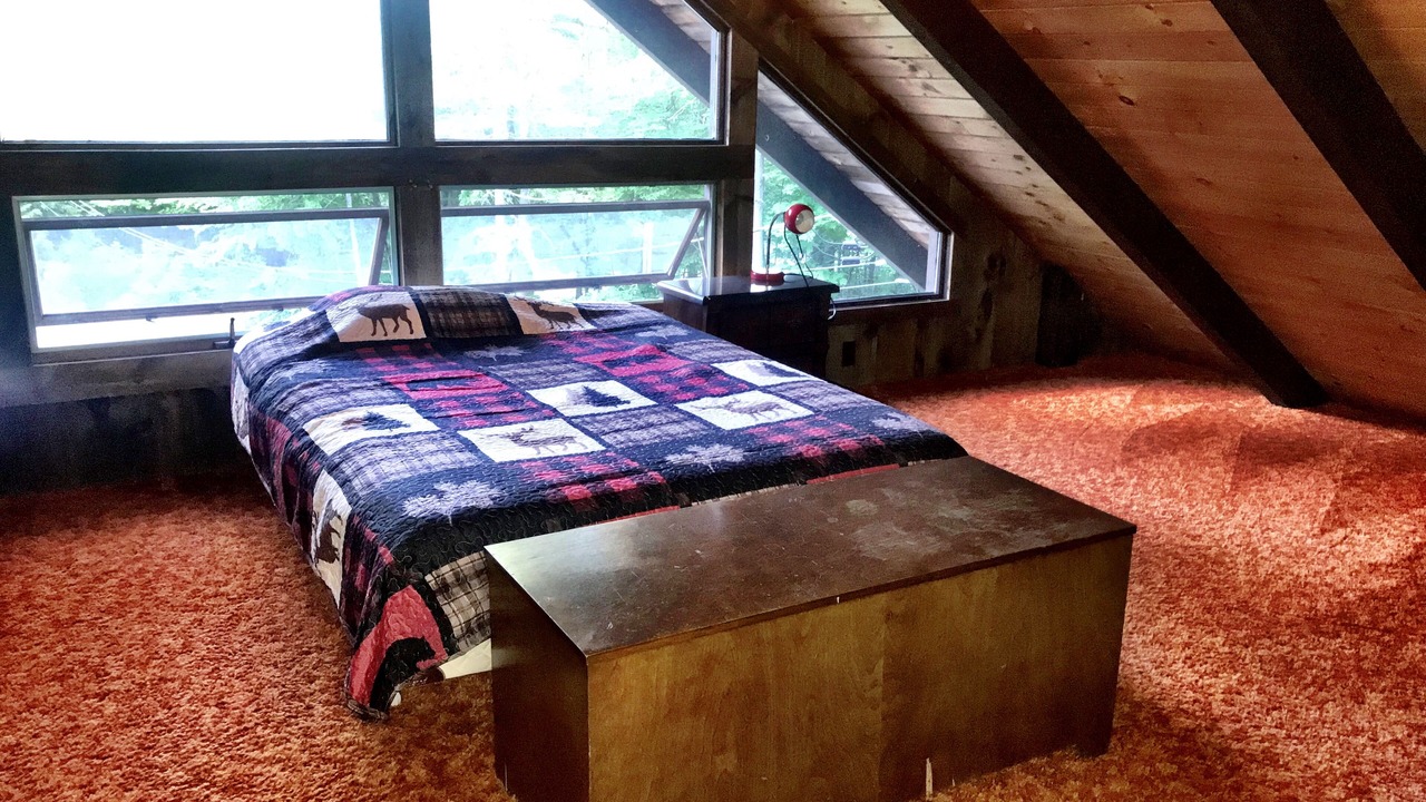 Photo of Bedroom in Mountain Acres