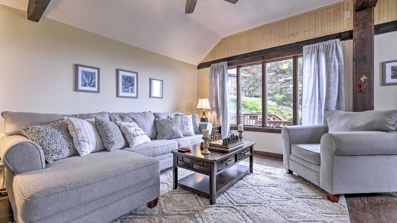 Photo of Livingroom in Montville