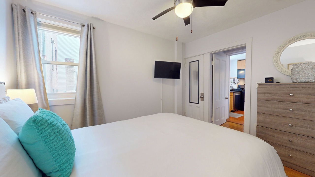 Photo of Bedroom in Emerson Gardens