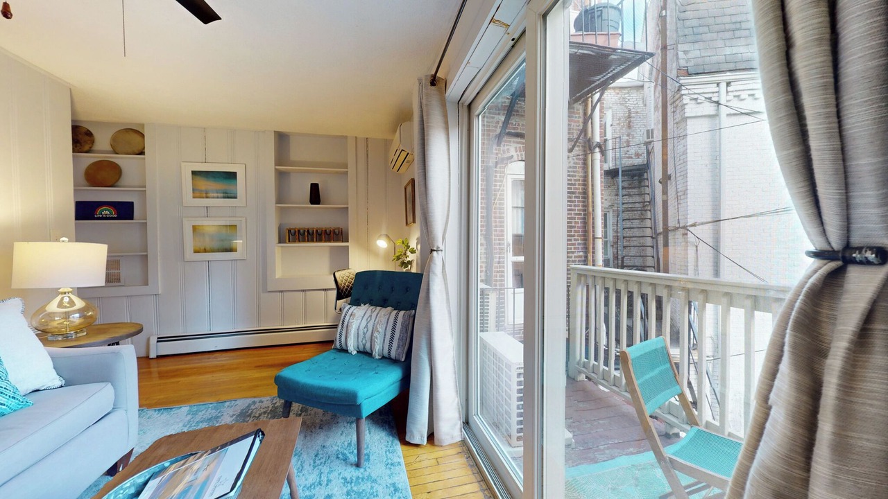 Photo of Livingroom in Emerson Gardens