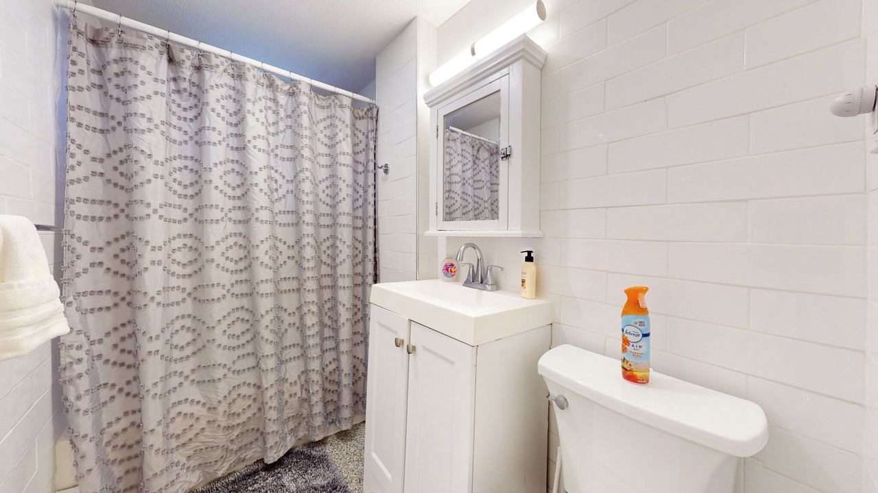Photo of Bathroom in Emerson Gardens