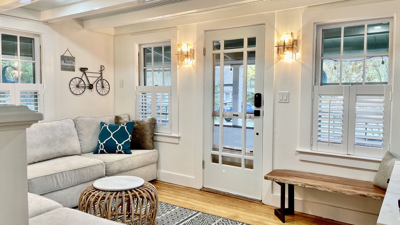 Photo of Livingroom in Oak Bluffs