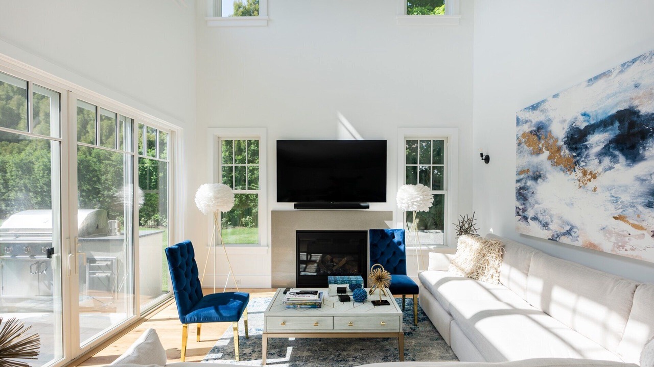 Photo of Livingroom in Village of Southampton