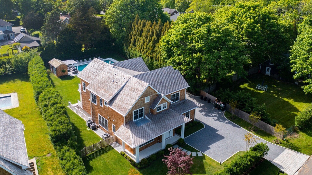 Photo of Outdoor in Village of Southampton