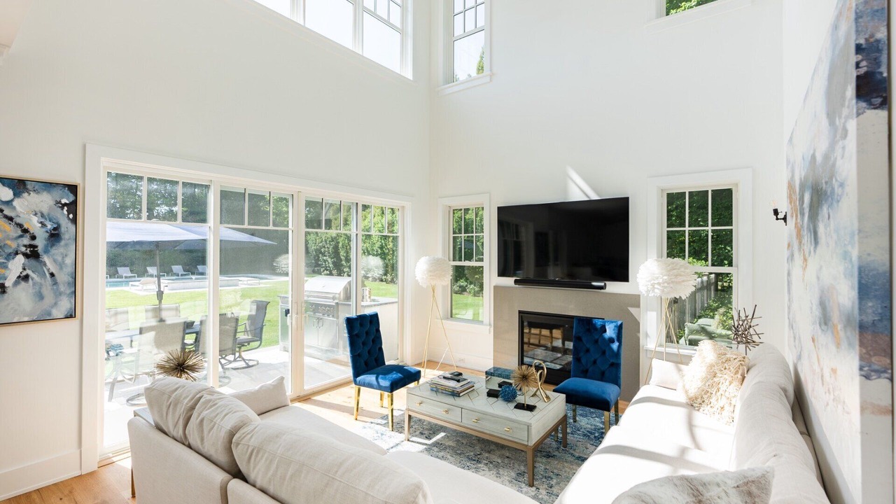 Photo of Livingroom in Village of Southampton