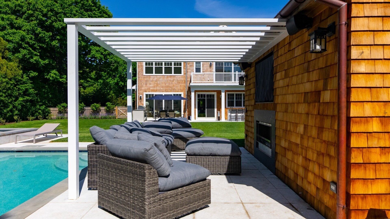 Photo of Patio Balcony in Village of Southampton