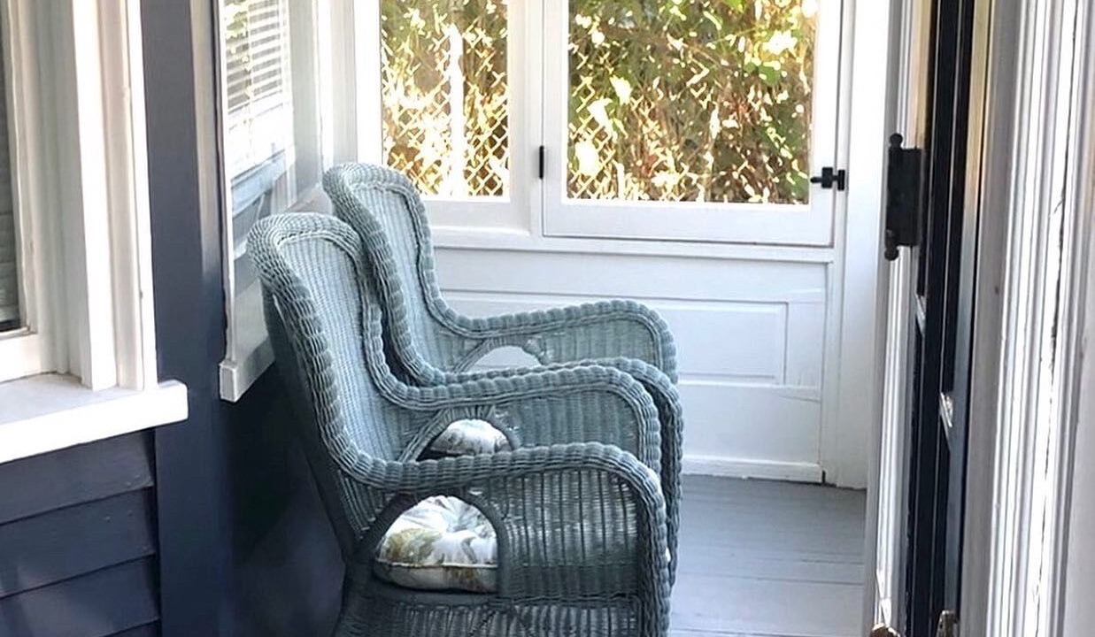 Photo of Patio Balcony in Off Broadway