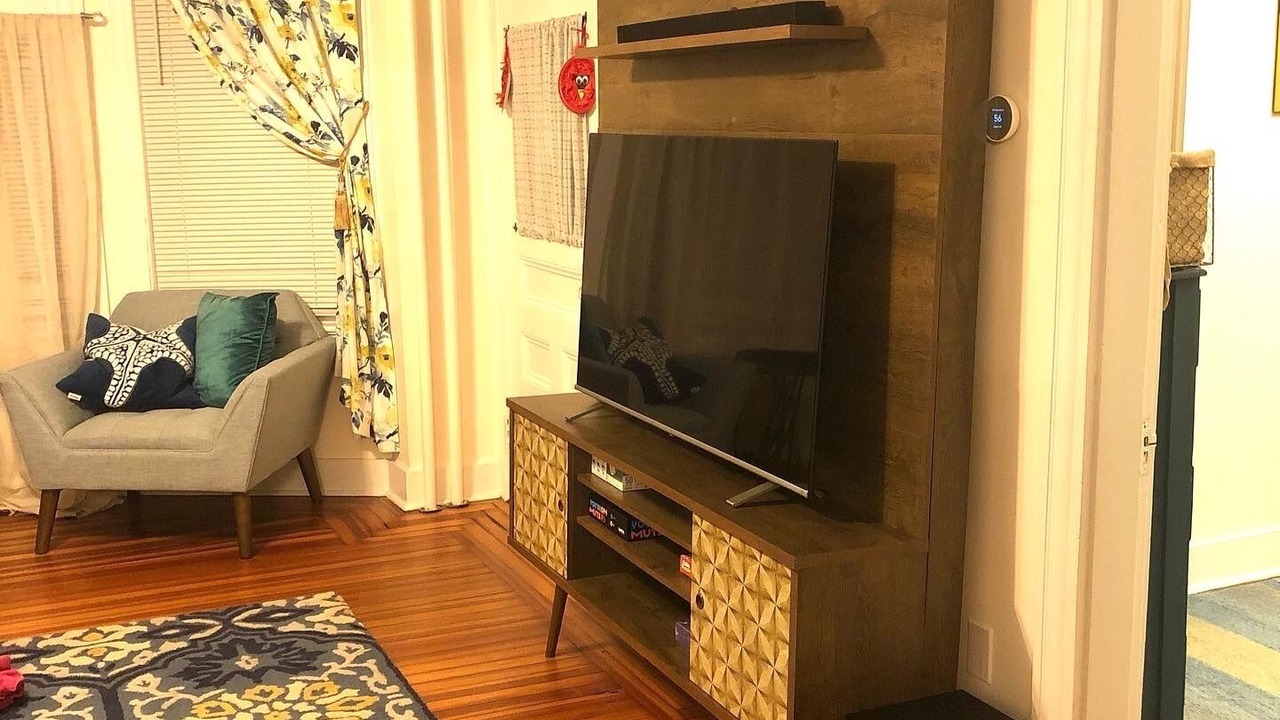 Photo of Livingroom in Off Broadway