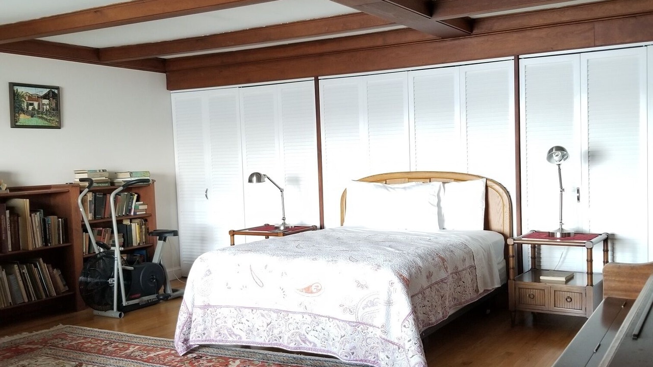 Photo of Bedroom in Top of the Hill