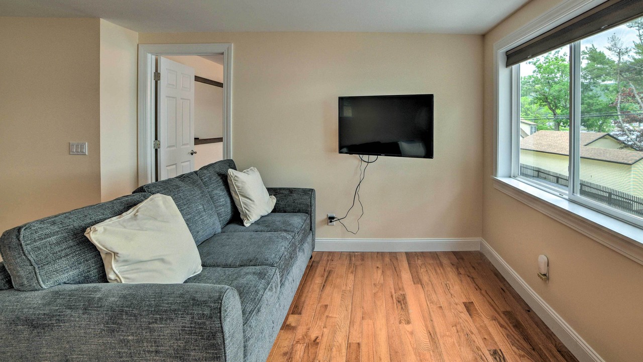 Photo of Livingroom in Alton Bay