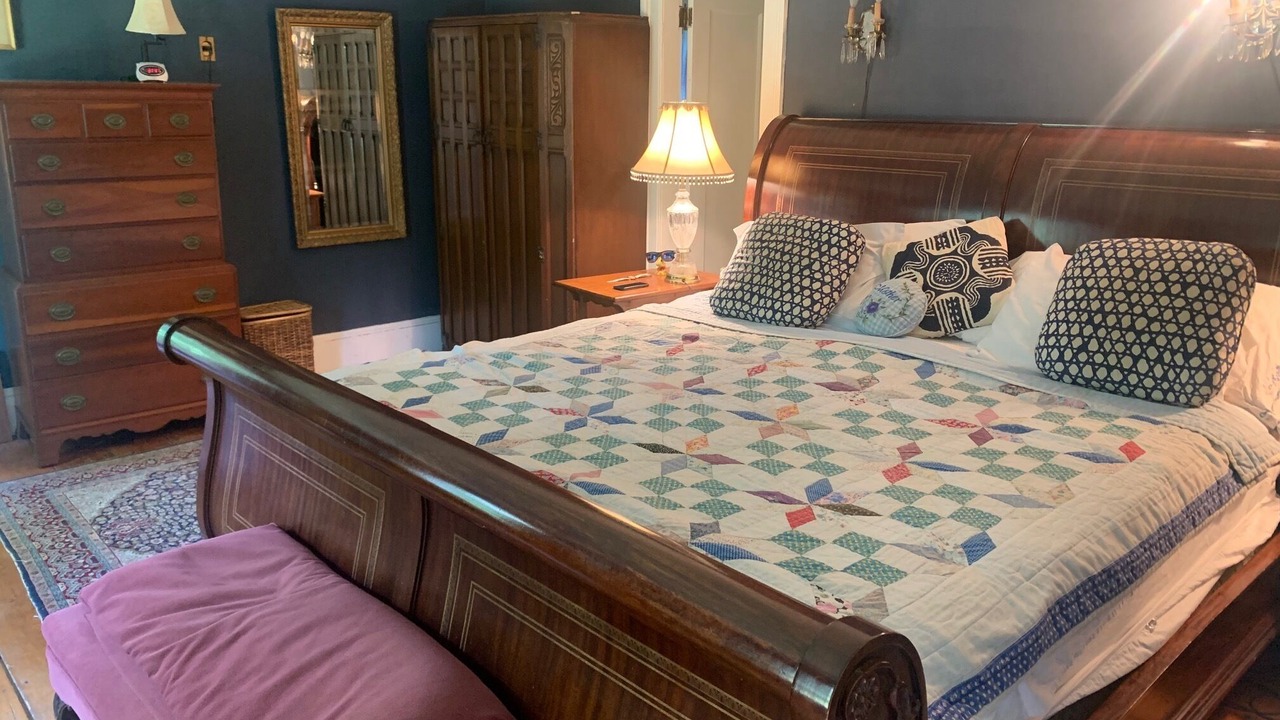 Photo of Bedroom in Pleasant Valley
