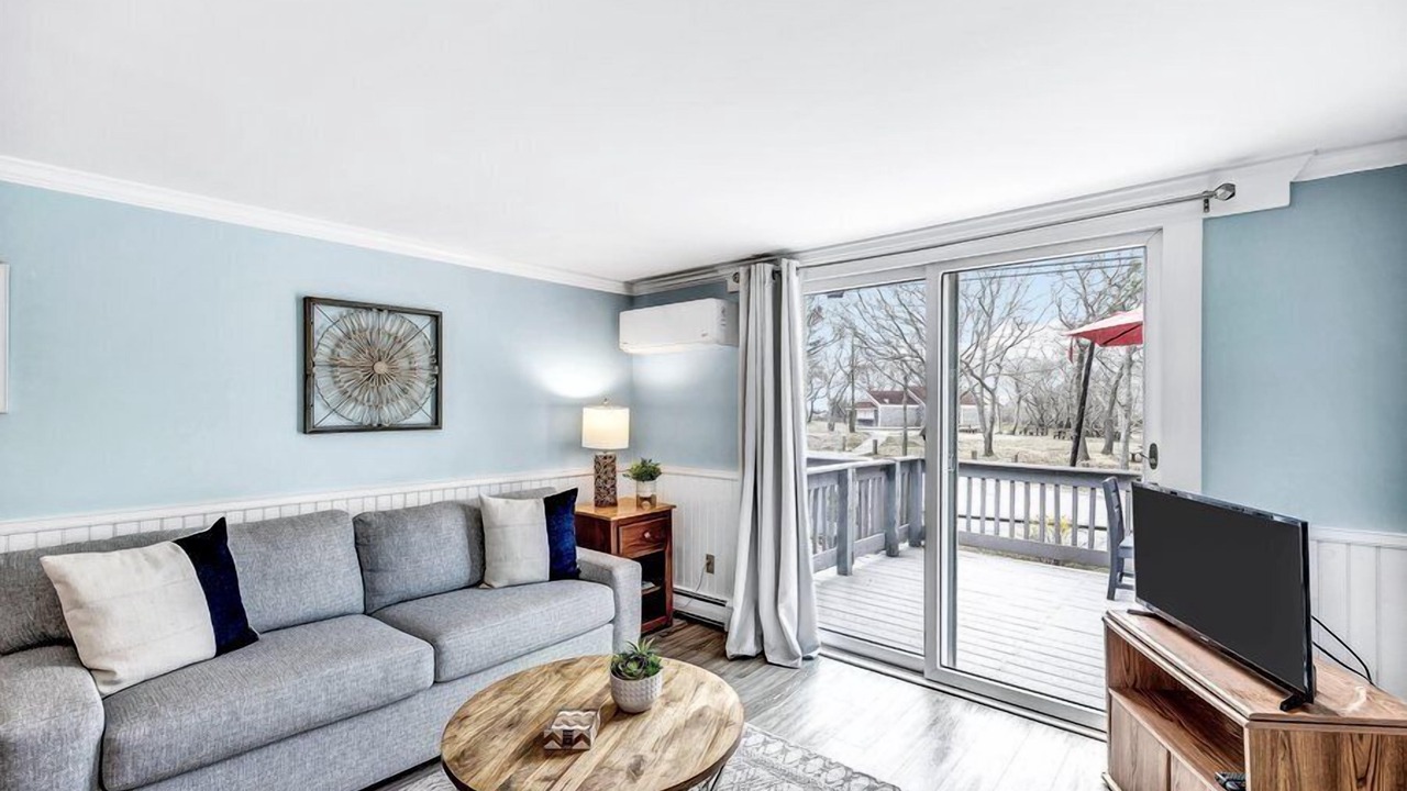 Photo of Livingroom in Hyannis