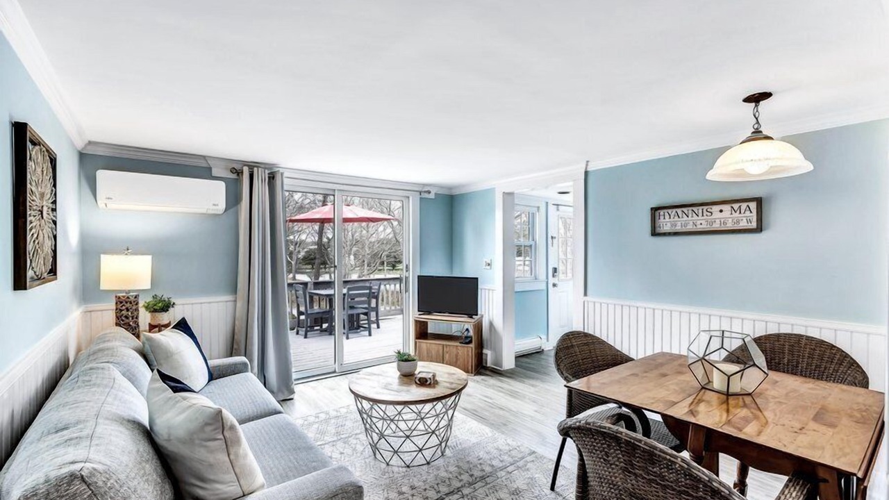 Photo of Livingroom in Hyannis