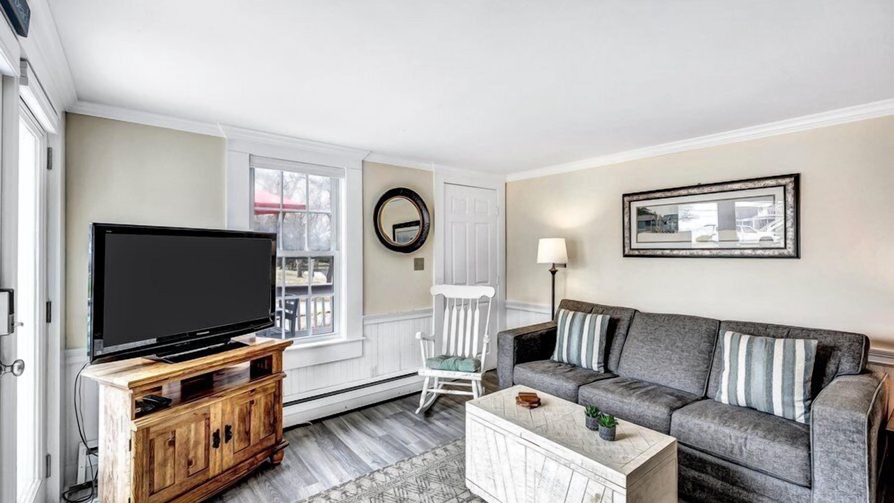 Photo of Livingroom in Hyannis