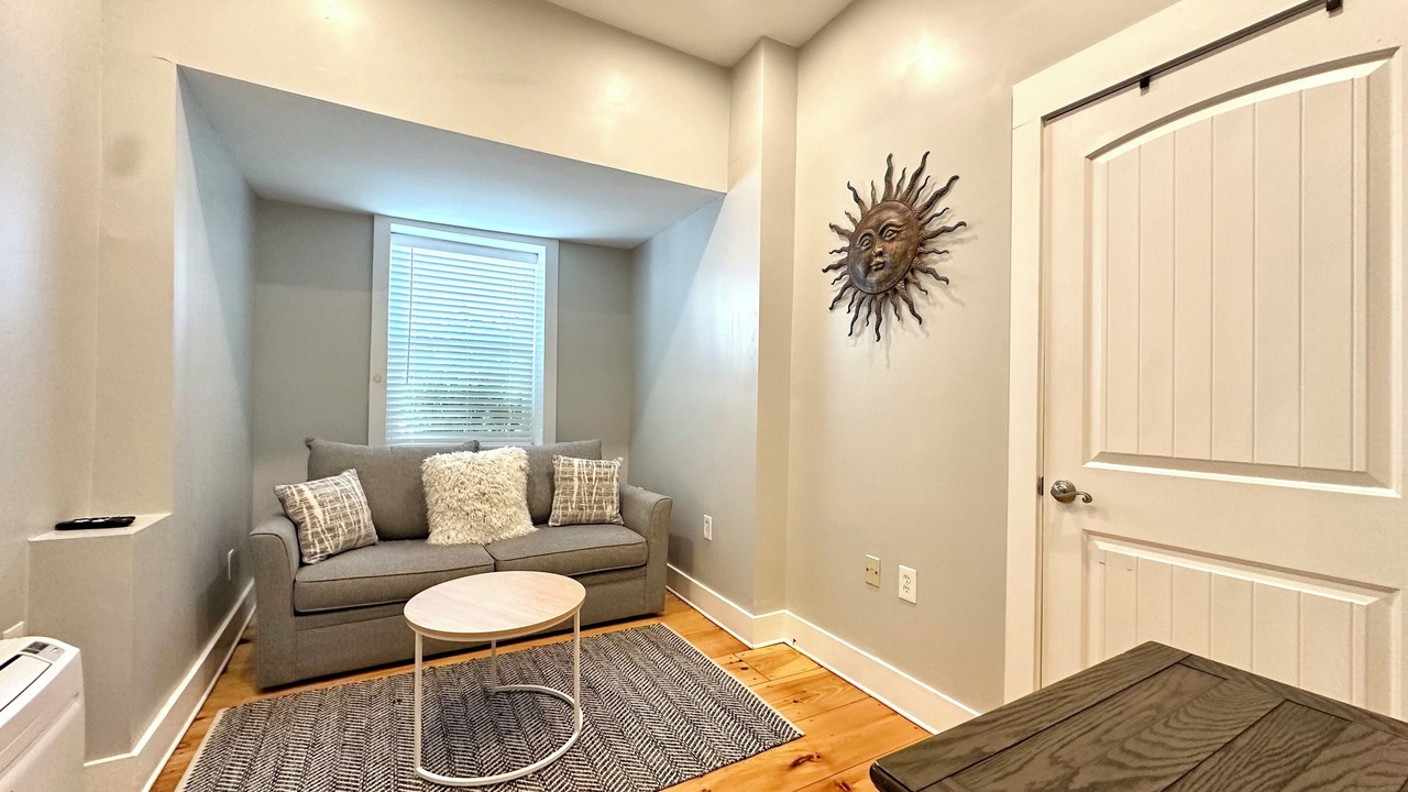Photo of Livingroom in Fifth Ward