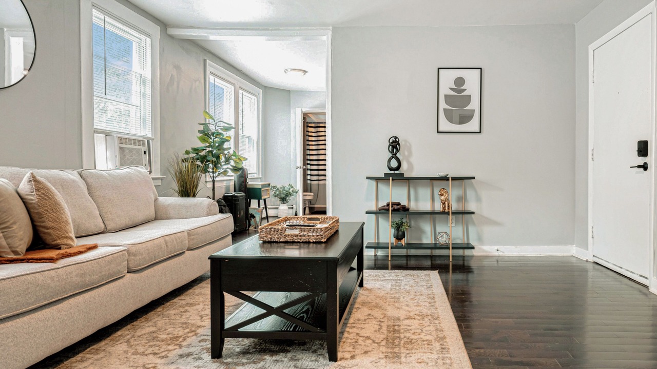 Photo of Livingroom in Mill River