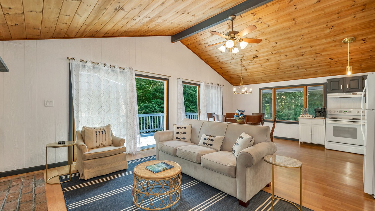 Photo of Livingroom in Gilford