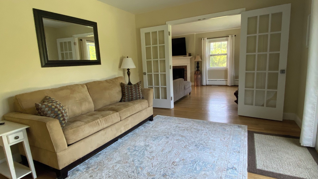 Photo of Livingroom in Village of Southampton