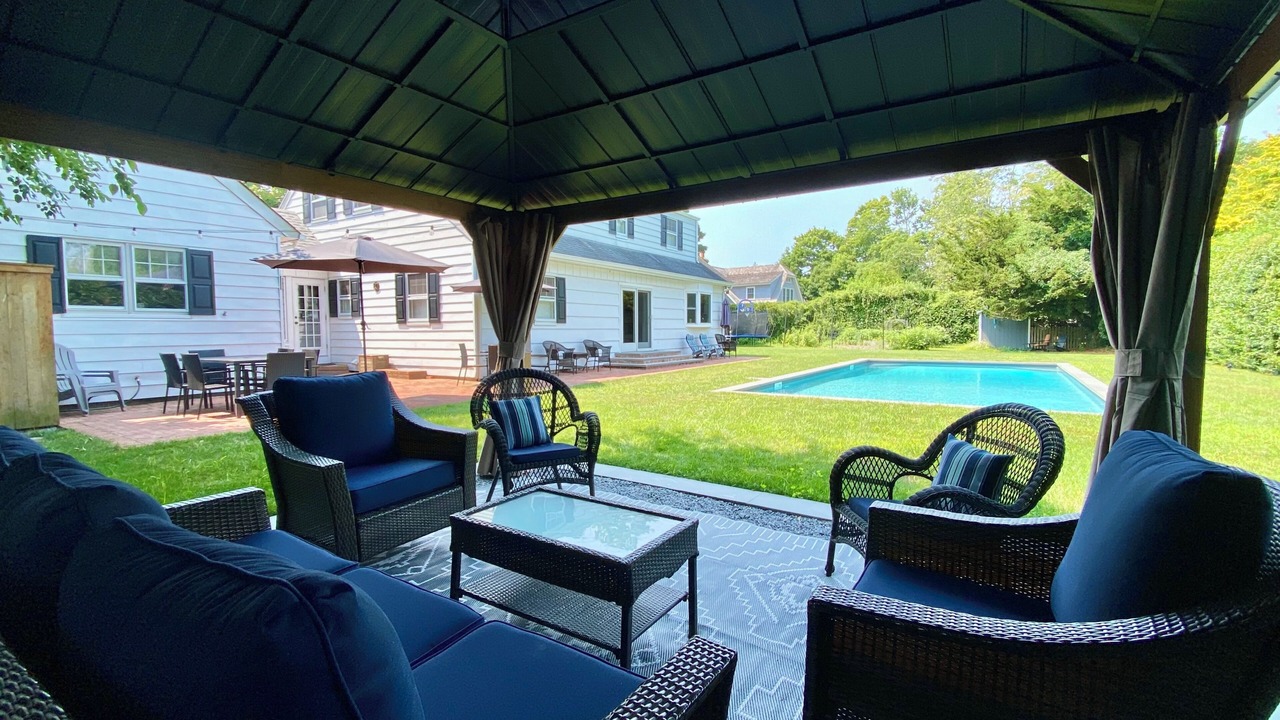 Photo of Patio Balcony in Village of Southampton