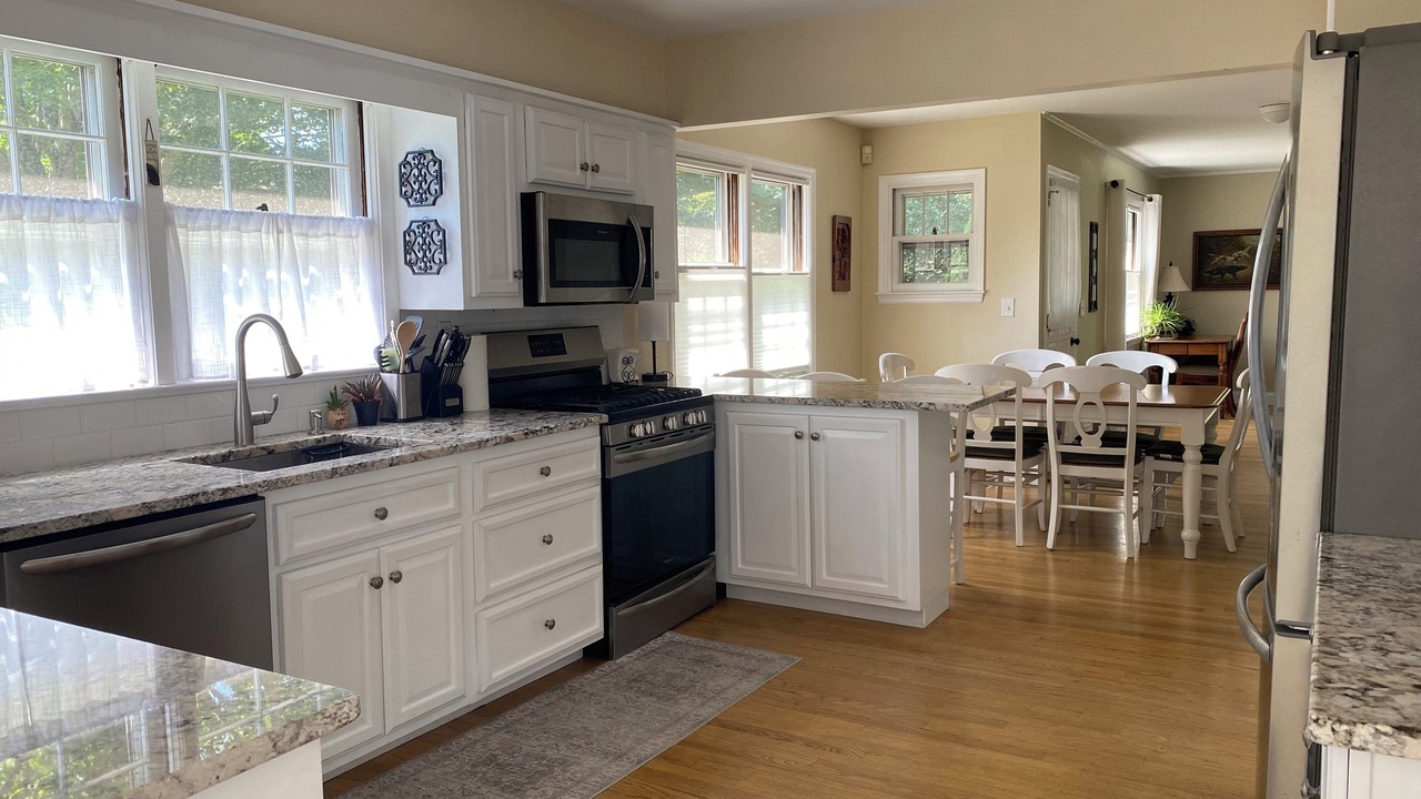 Photo of Kitchen in Village of Southampton