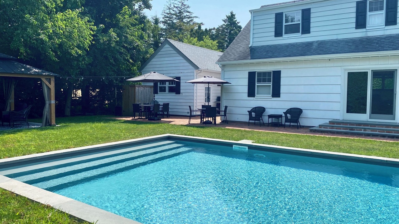 Photo of Outdoor in Village of Southampton