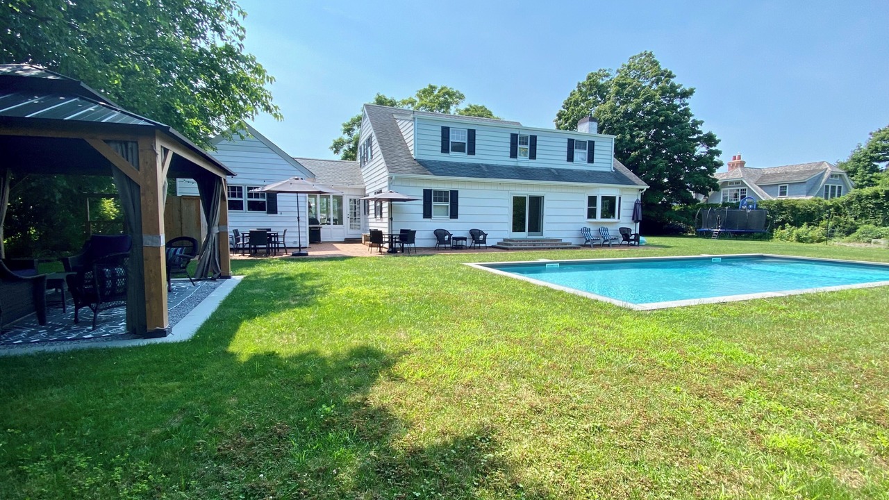 Photo of Outdoor in Village of Southampton