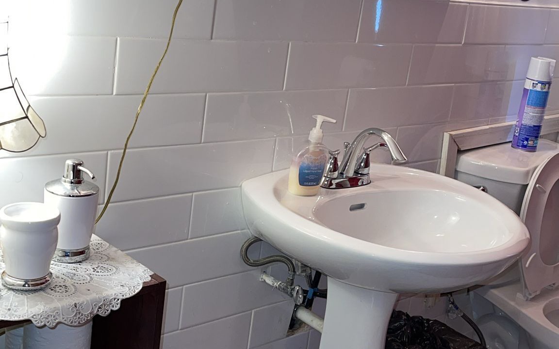 Photo of Bathroom in Niagara Falls