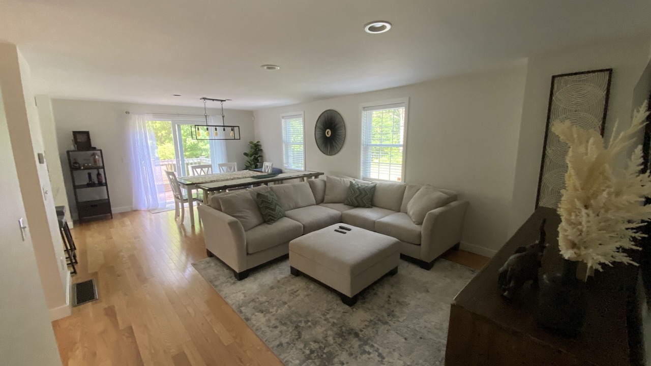 Photo of Livingroom in Marstons Mills