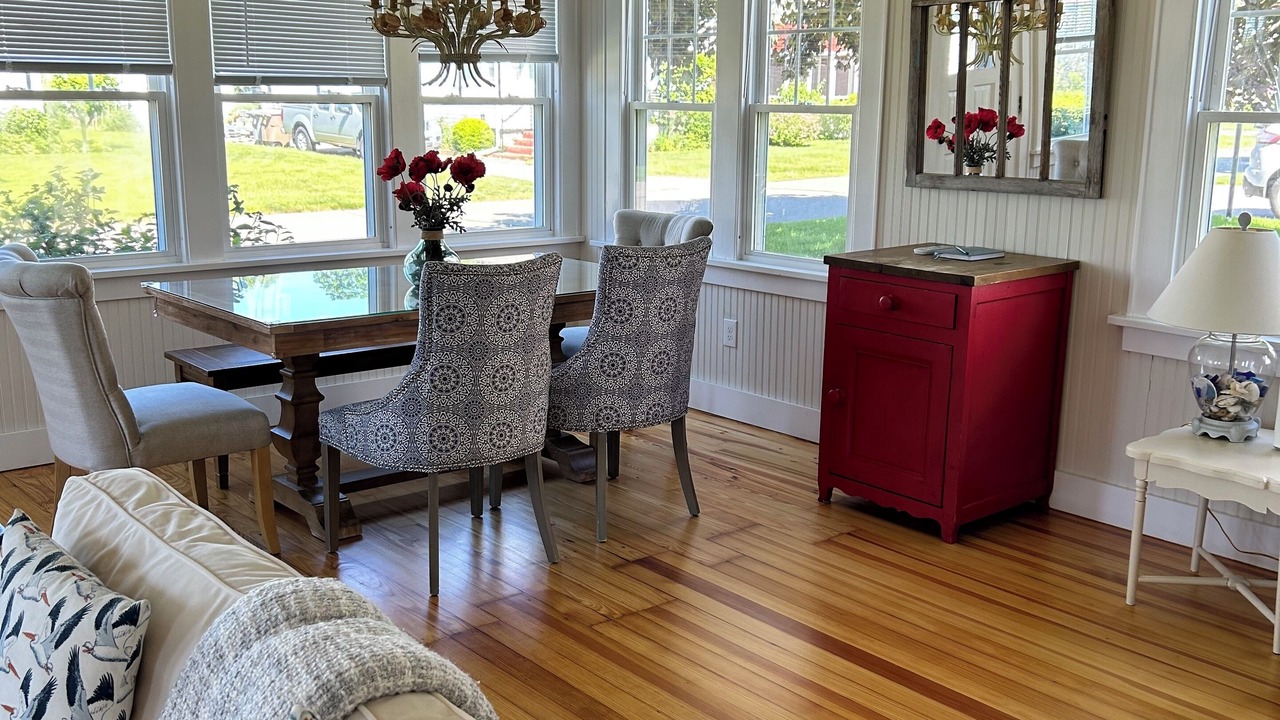 Photo of Livingroom in Niantic