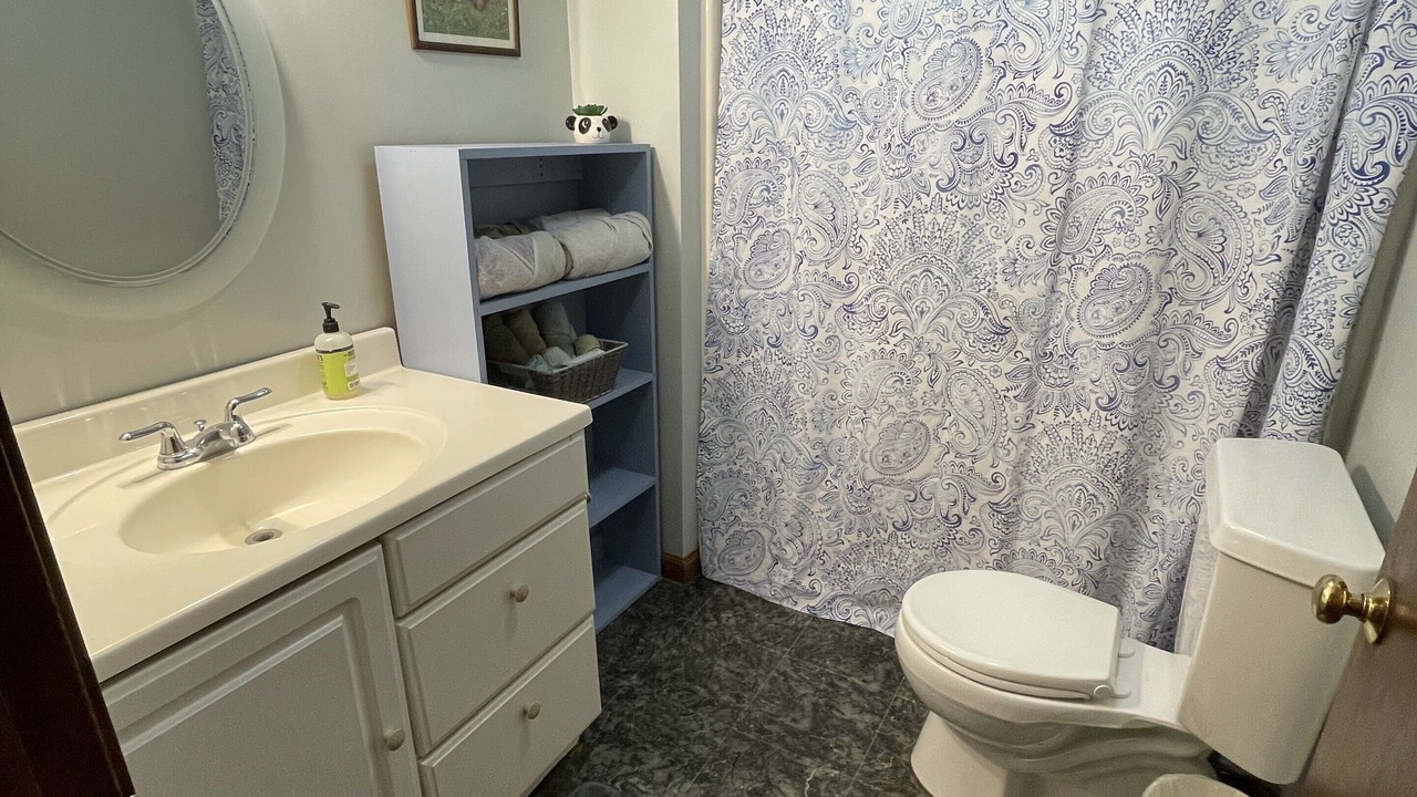 Photo of Bathroom in Kenyon