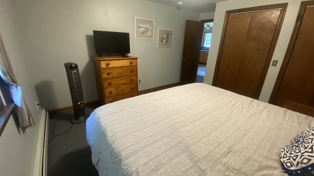 Photo of Bedroom in Kenyon