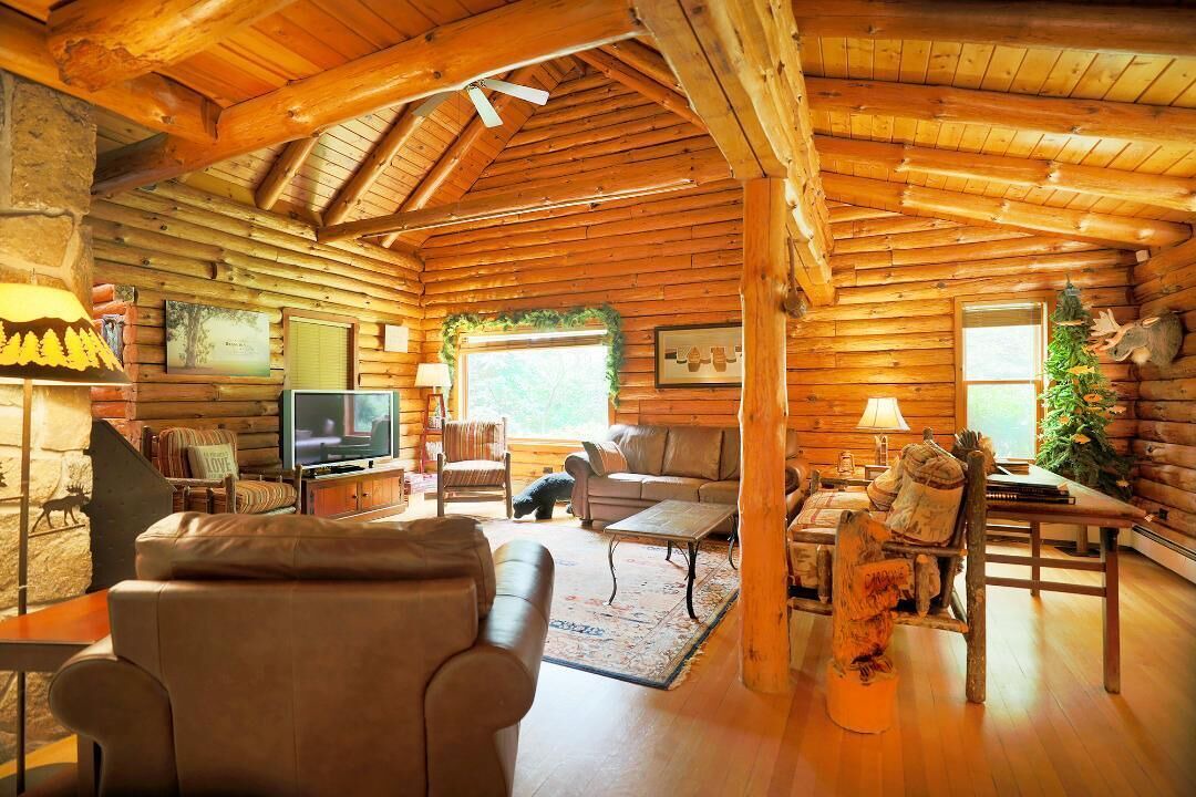 Photo of Livingroom in Bolton Landing