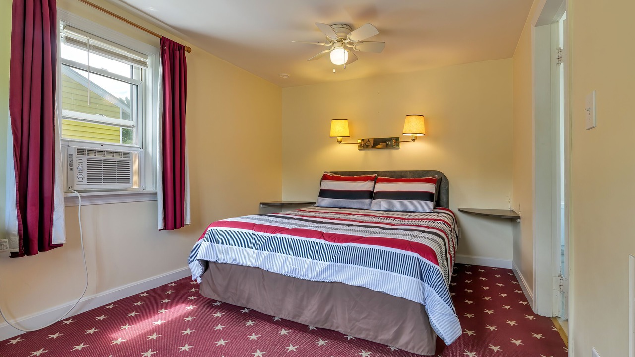 Photo of Bedroom in Ellsworth